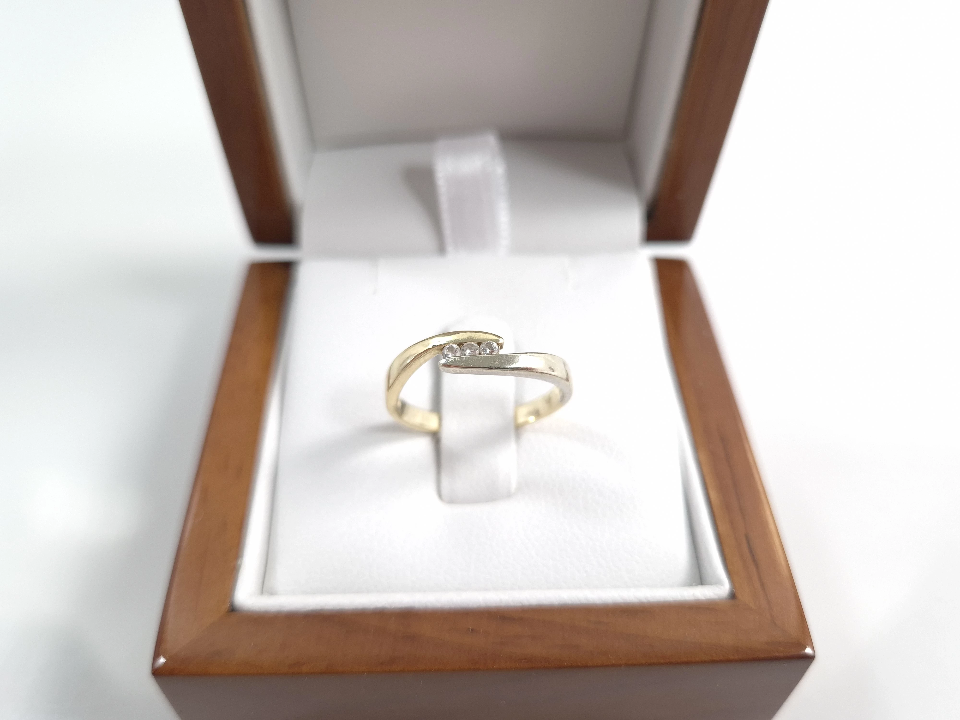 zloty-pierscionek-z-cyrkoniami-585-193g-r11-ean-gtin-5901050601146