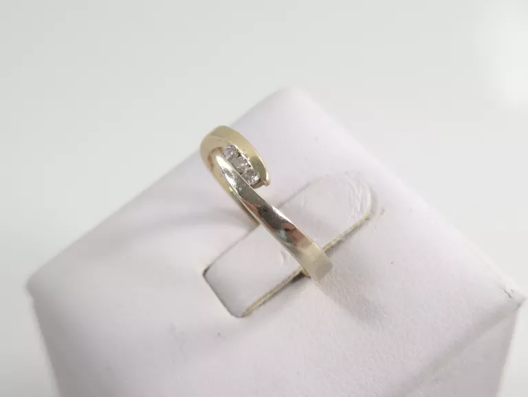 zloty-pierscionek-z-cyrkoniami-585-193g-r11-kamien-17088-524288