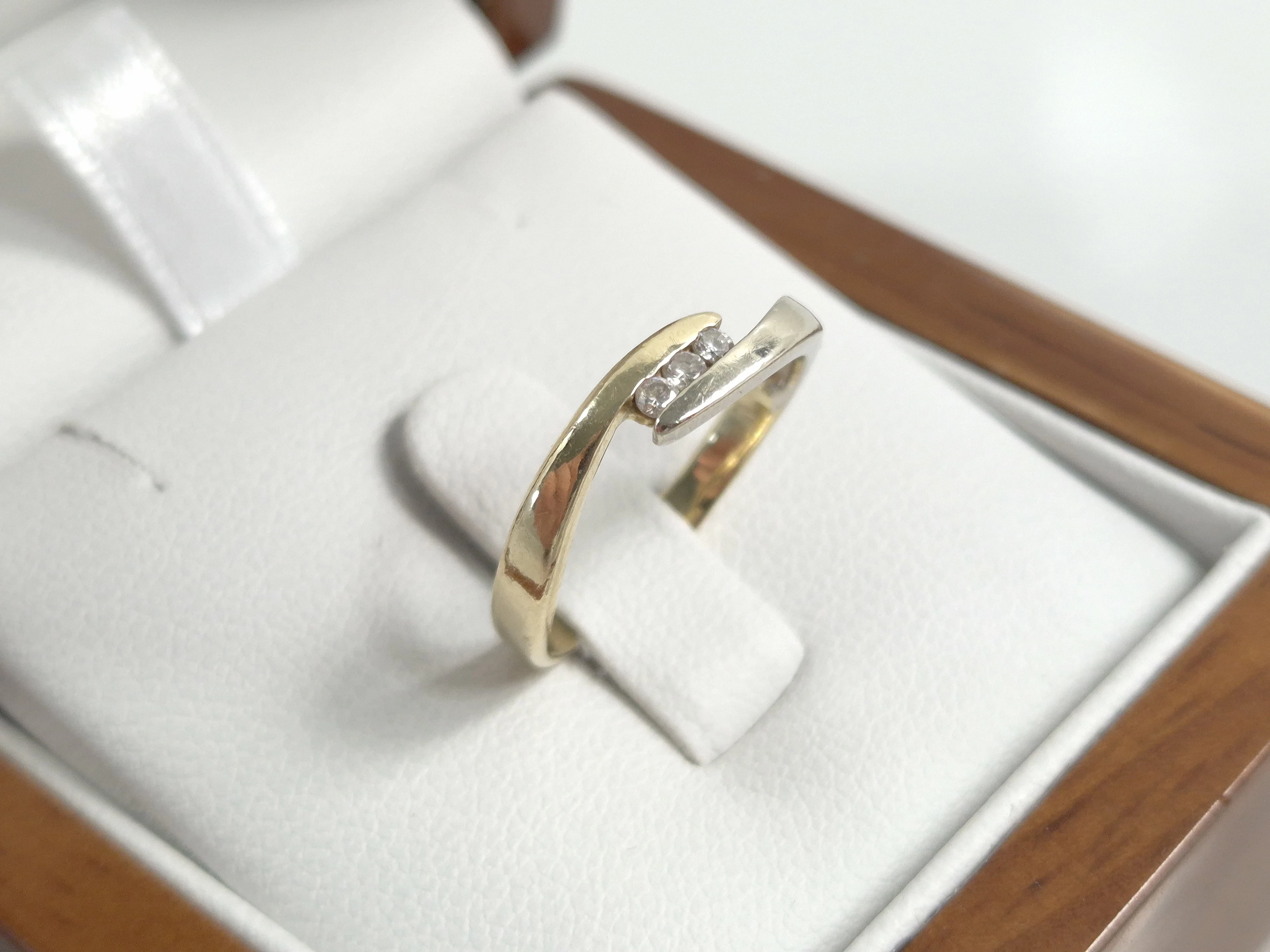 zloty-pierscionek-z-cyrkoniami-585-193g-r11-stan-11323-2