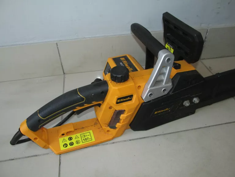 PIŁA ELEKTRYCZNA RIWALL RECS 2440E