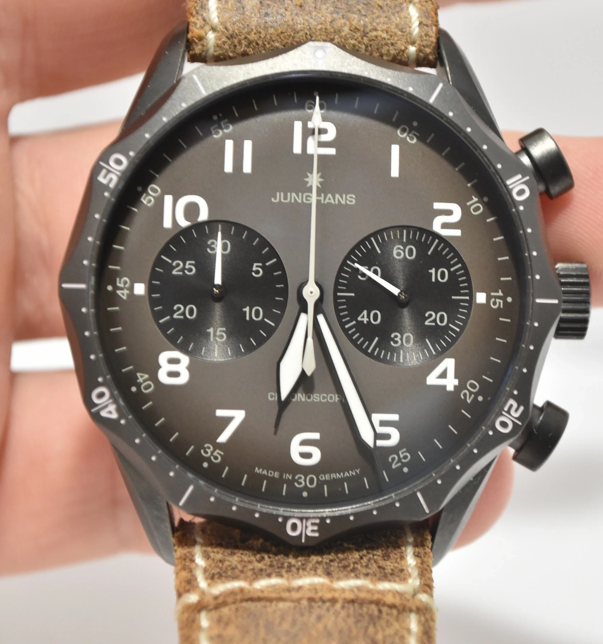 zegarek-junghans-meister-pilot-automatic-chronograph-ean-gtin-4000897390822