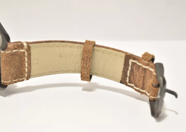 zegarek-junghans-meister-pilot-automatic-chronograph-szkielko-szafirowe