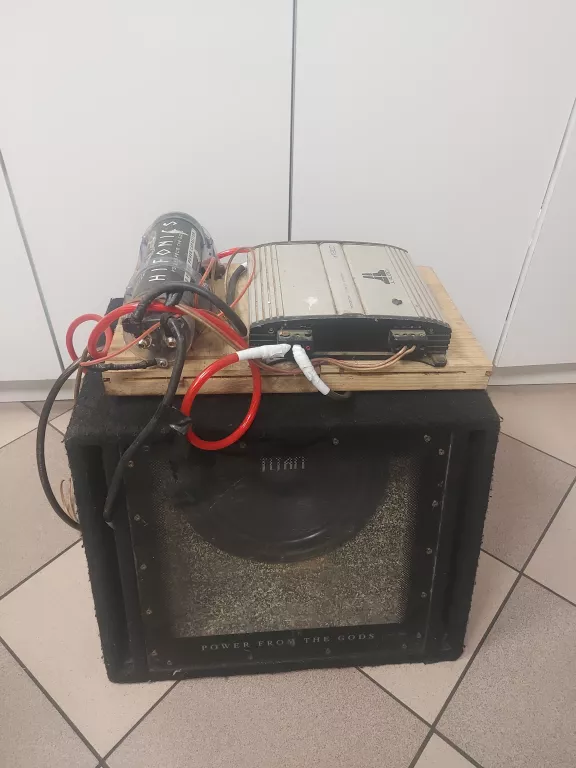 TUBA HIFONICS TITAN + WZMACNIACZ