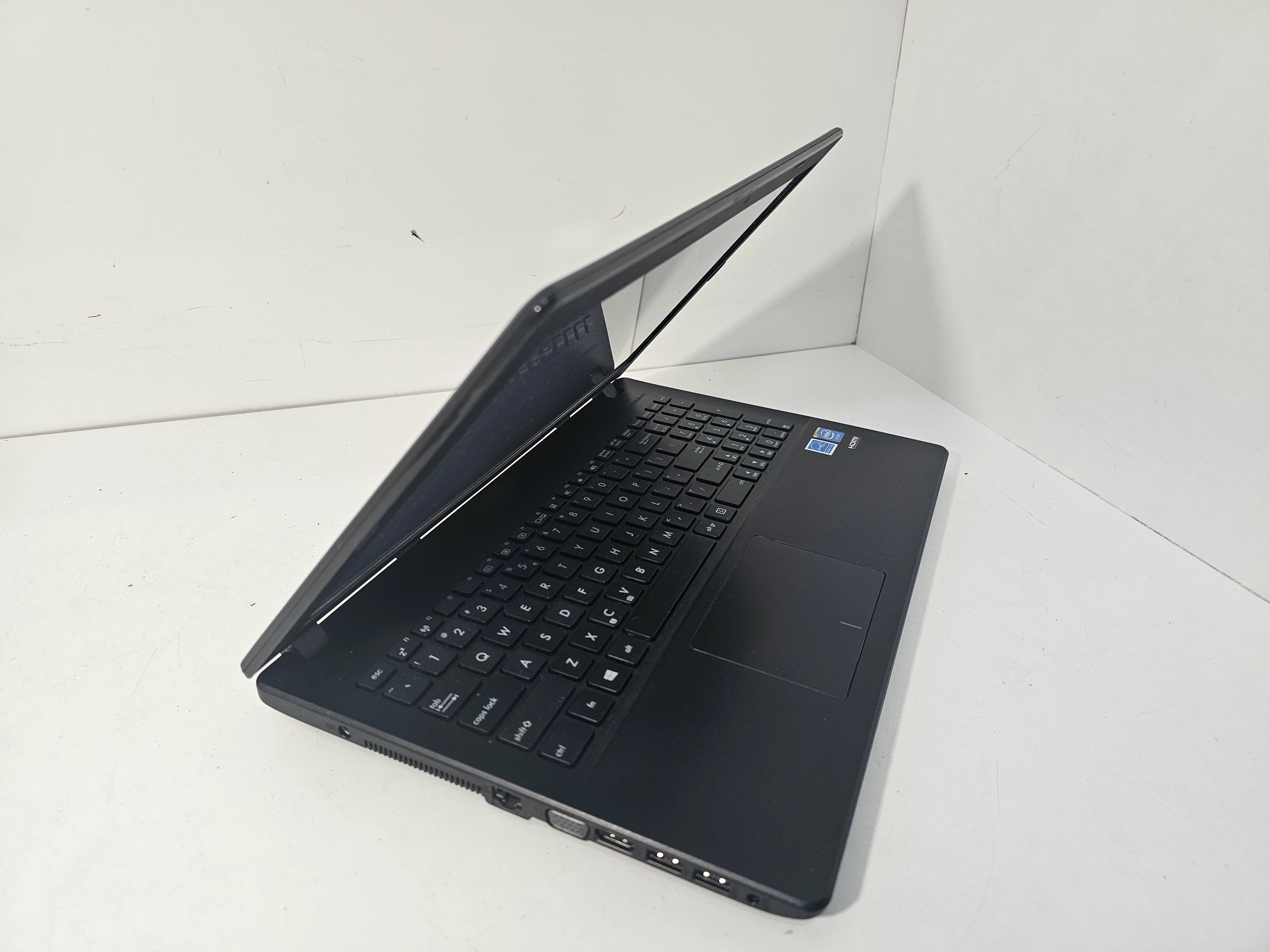 laptop-asus-f551m-liczba-rdzeni-procesora-2