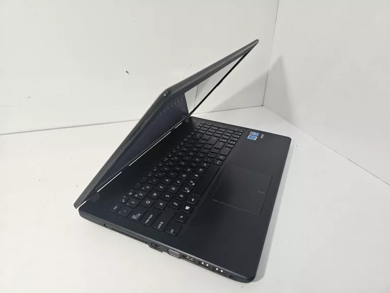 LAPTOP ASUS F551M