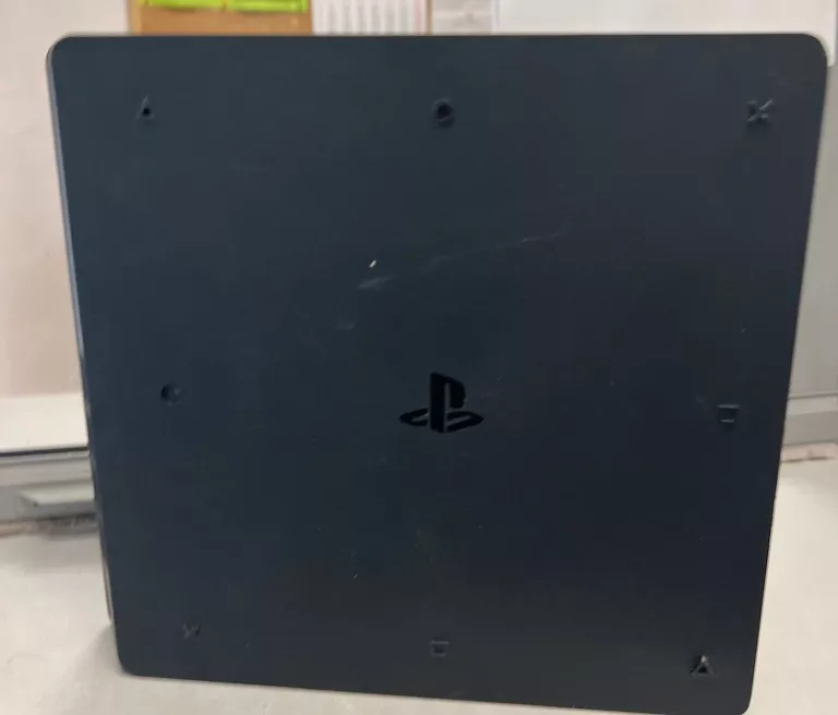 KONSOLA SONY PLAYSTATION 4 SLIM 500 GB PAD CUH2216A