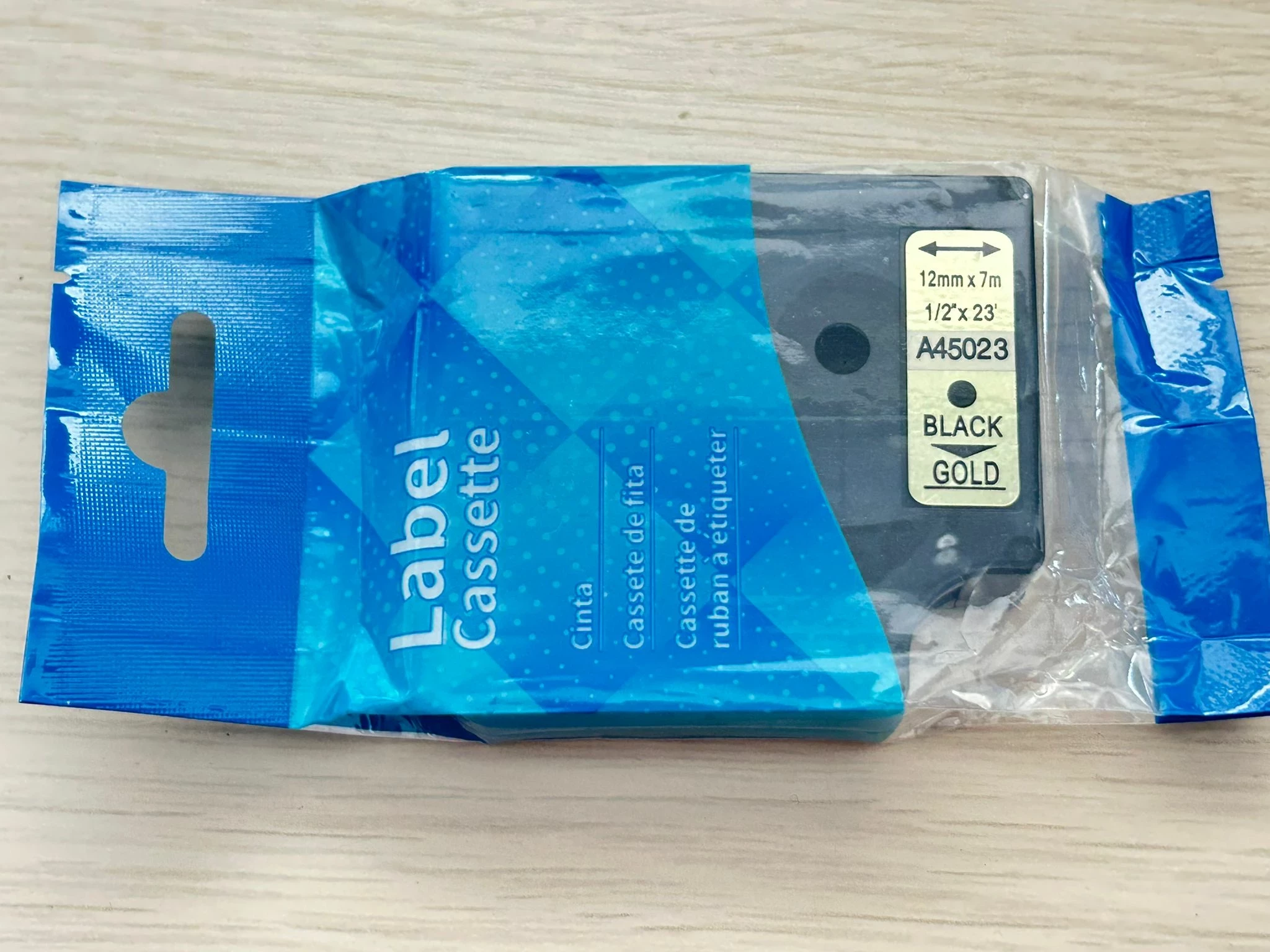 tasma-d1-dymo-czarny-na-zlotym-12mm-x-7m-zamiennik-stan-przepakowany