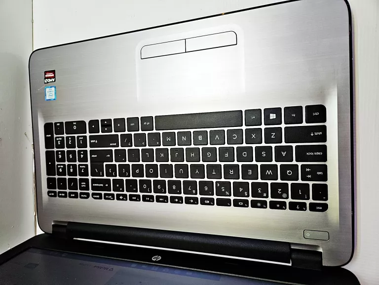 LAPTOP HP 250 G5 + ŁAD [I5/8GB/1TB/WIN10]
