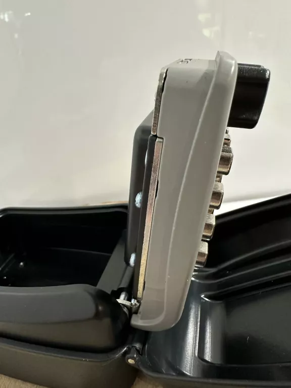 sejf-kod-producenta-e058