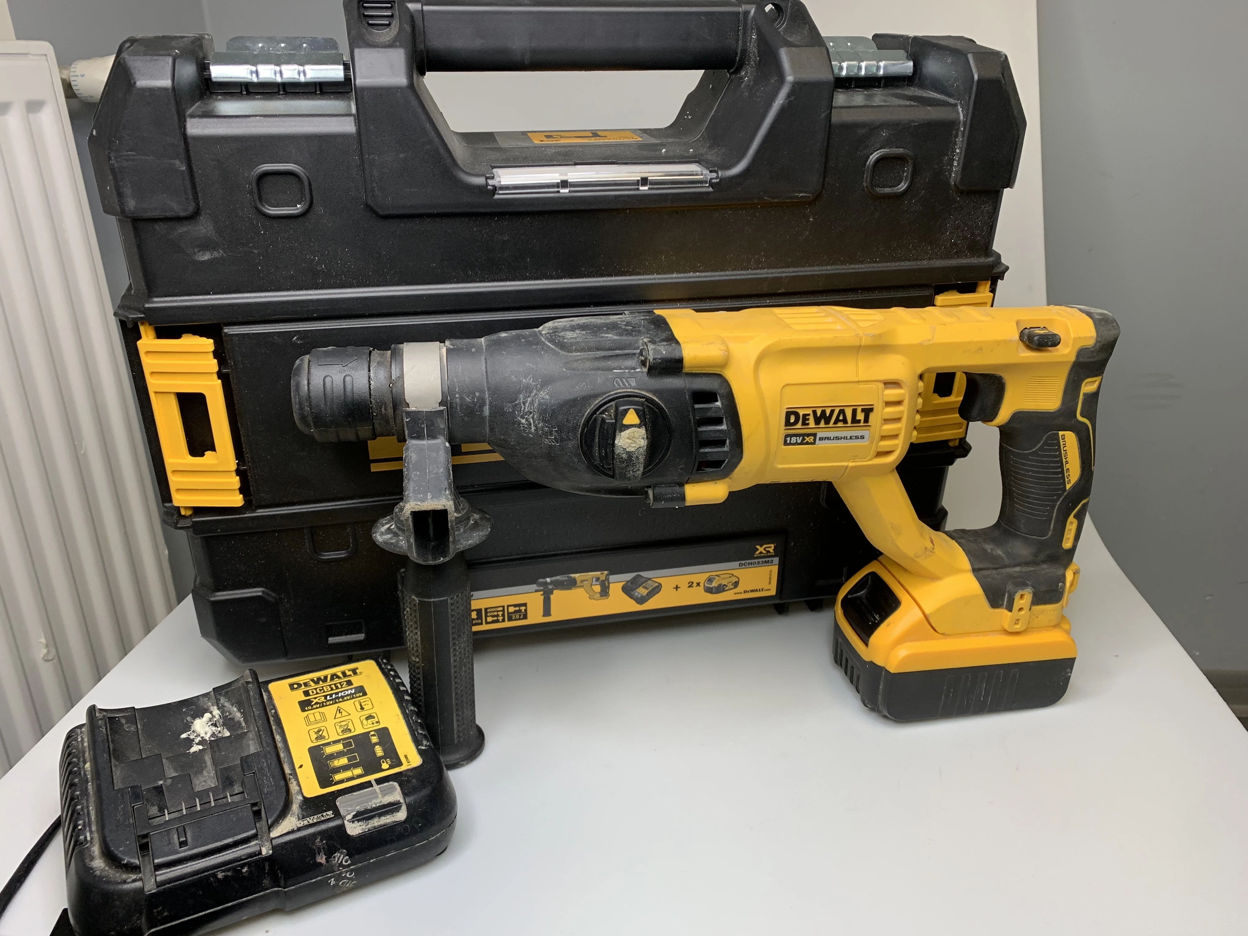 mlotowiertarka-akumulatorowa-dewalt-dch033-18v-kosciuszki-43-myszkow