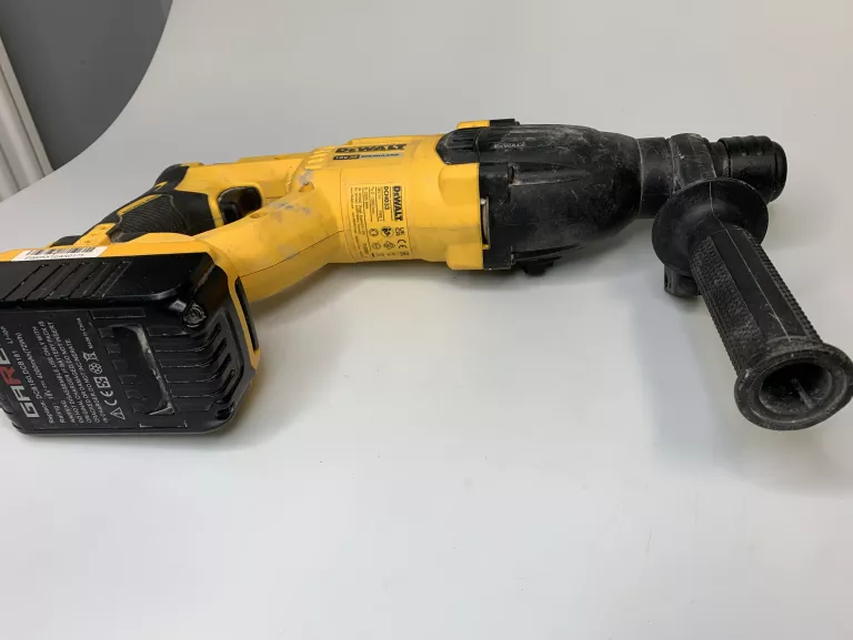 mlotowiertarka-akumulatorowa-dewalt-dch033-18v-funkcyjnosc-3-funkcyjny-wiercenie-z-i-bez-udaru-podkuwanie