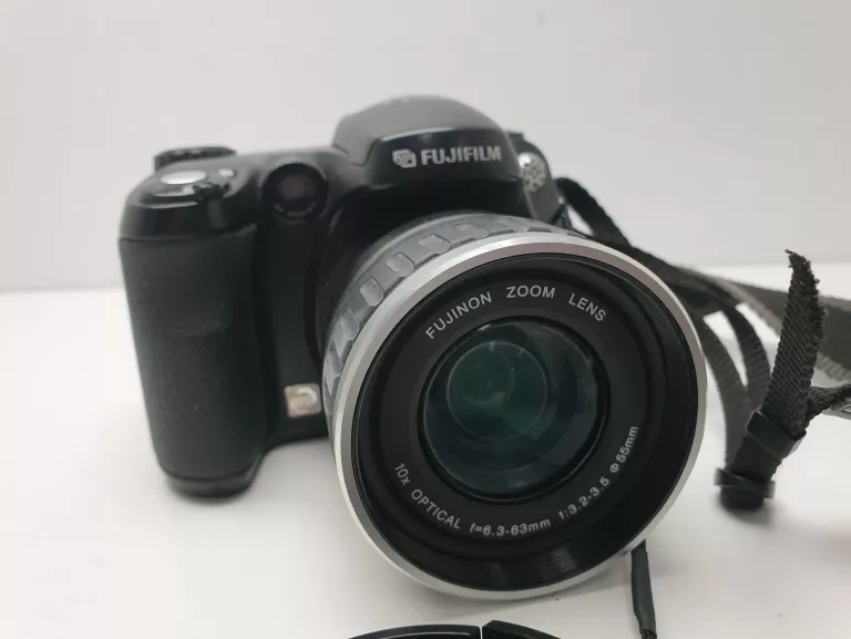 APARAT FUJIFILM FINEPIX S5600
