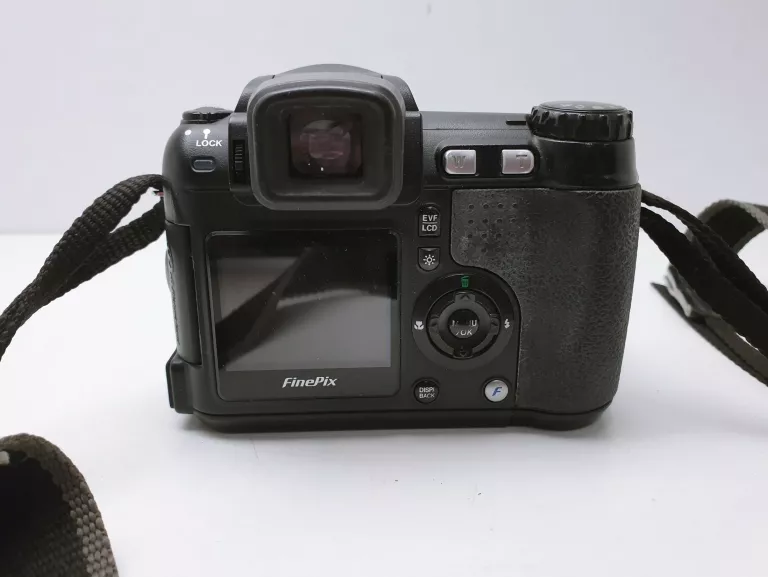 APARAT FUJIFILM FINEPIX S5600