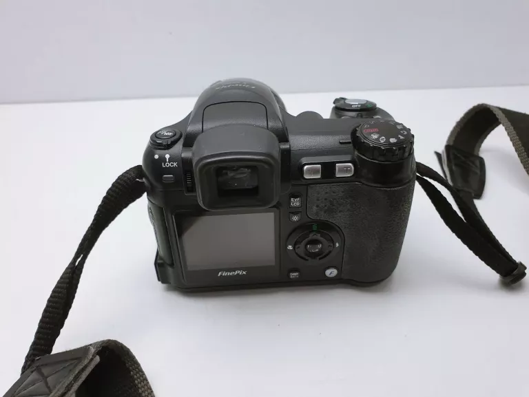 APARAT FUJIFILM FINEPIX S5600