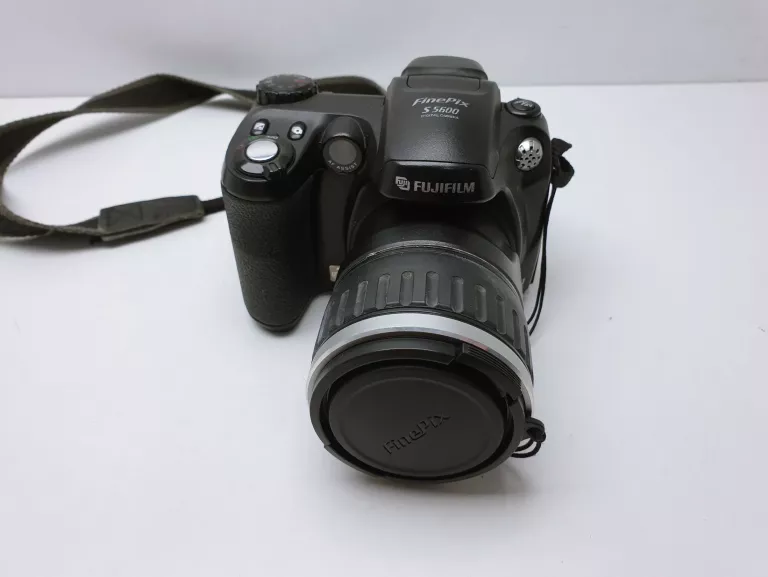 APARAT FUJIFILM FINEPIX S5600