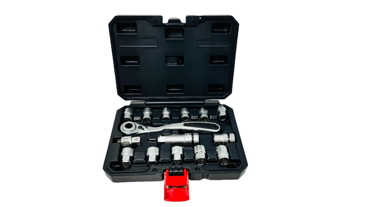 walizka-15-elementow-z-narzedziami-powerfix-klucze-nasadowe-z-grzechotka-zwyciestwa-59-gliwice-g1