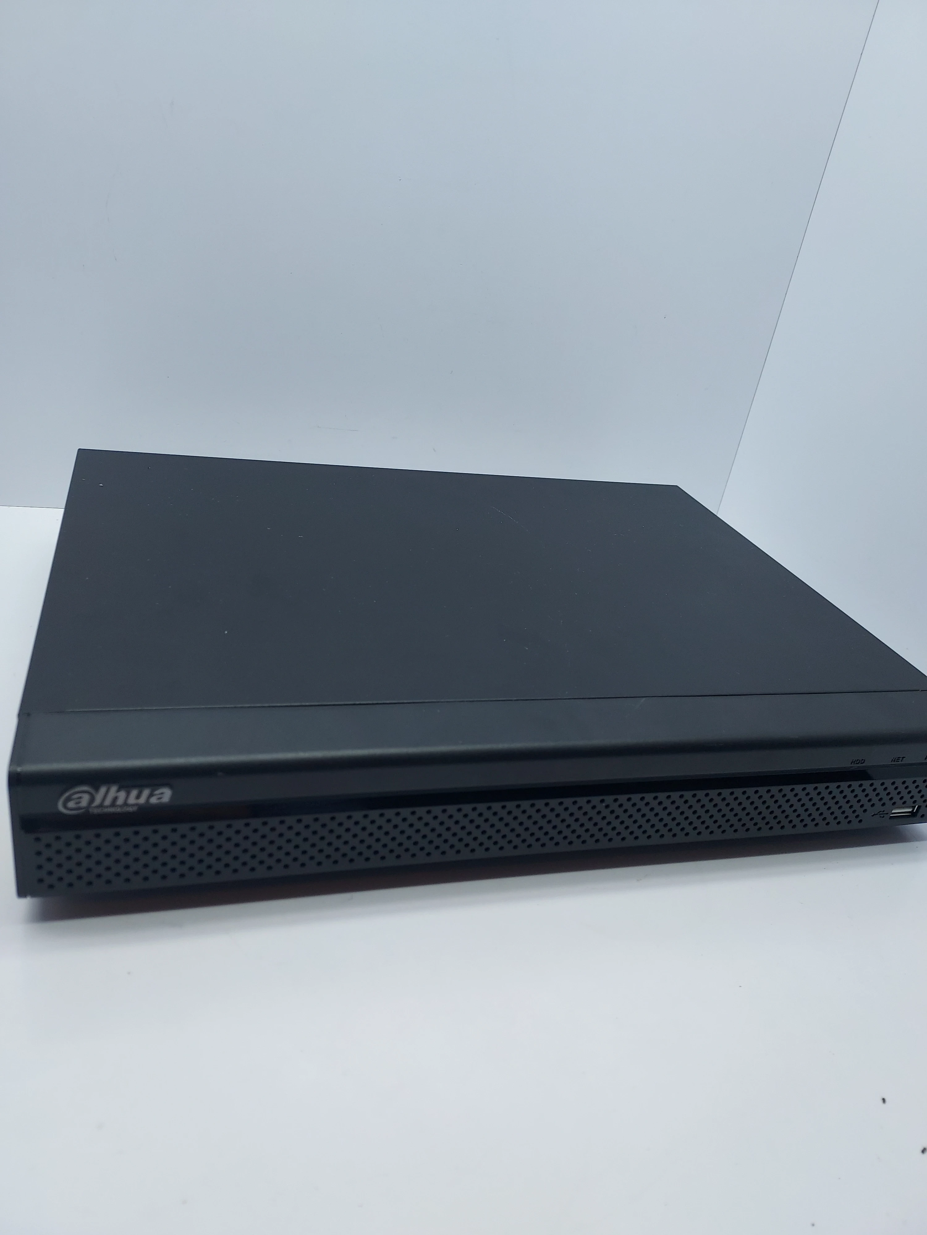 zestaw-do-monitoringu-3x-kamera-switch-rejestrator-sw4-p60-ipox-technologia-218069-2