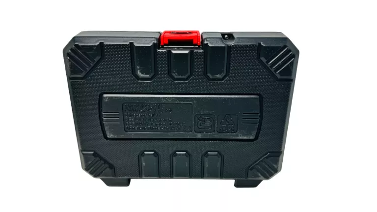 walizka-15-elementow-z-narzedziami-powerfix-klucze-nasadowe-z-grzechotka-marka-powerfix