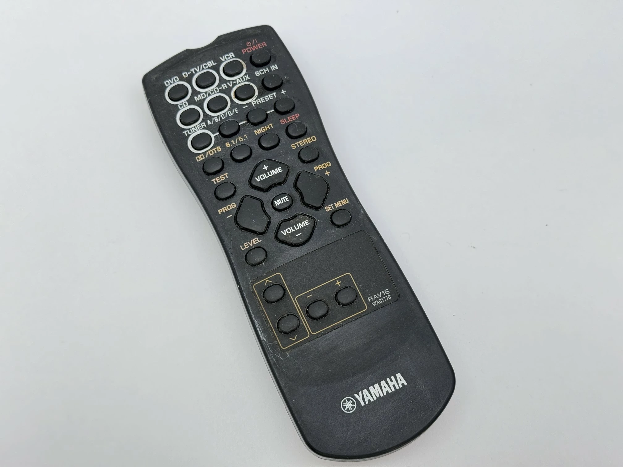 amplituner-yamaha-rx-v357-z-pilotem-marka-inna