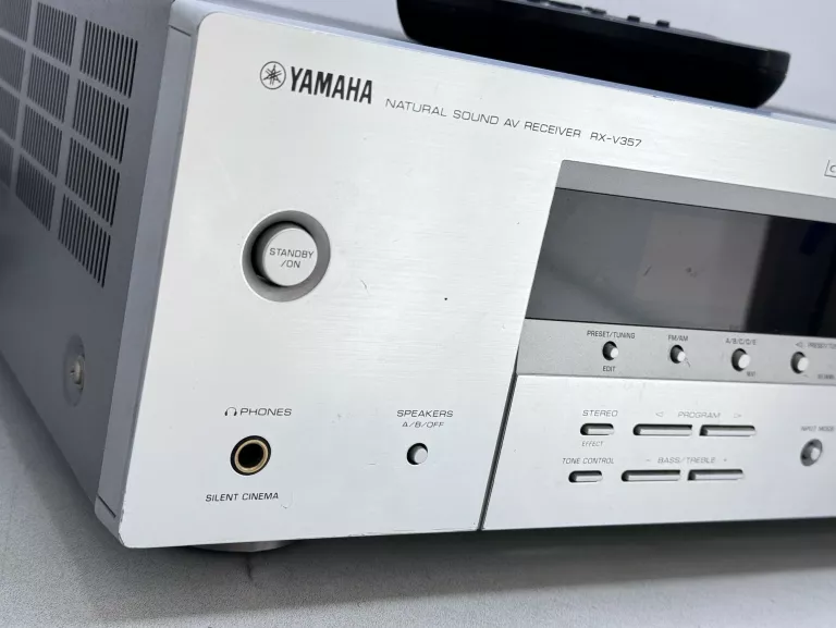 amplituner-yamaha-rx-v357-z-pilotem-stan-uzywany