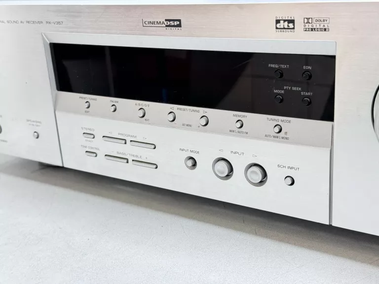amplituner-yamaha-rx-v357-z-pilotem-kolor-srebrny