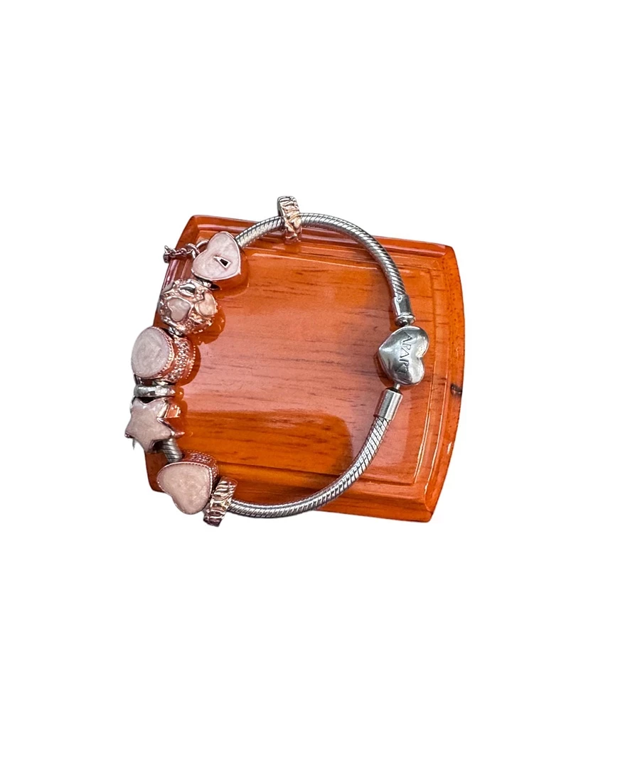 bransoletka-apart-z-charmsami-stan-uzywany