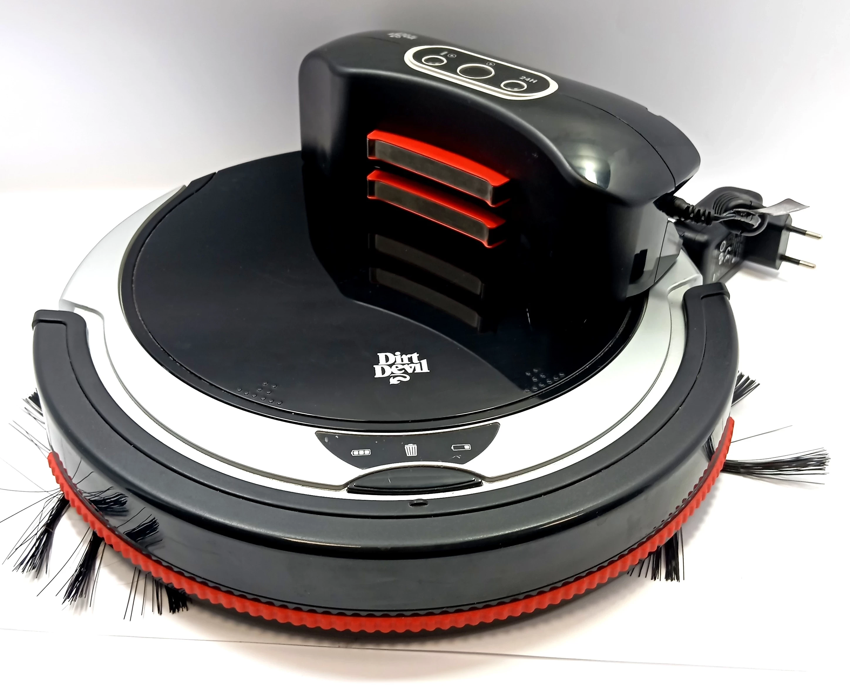 robot-sprzatajacy-dirt-devil-fusion-m611-czarny-stan-uzywany