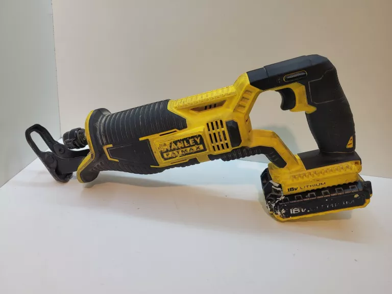 STANLEY PILA SZABLASTA 18V FMC675B + AKU 18V 2.0AH