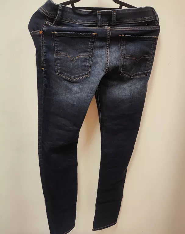 spodnie-jeansy-damskie-diesel-rn-93243-stan-wysokosc-w-pasie-inny