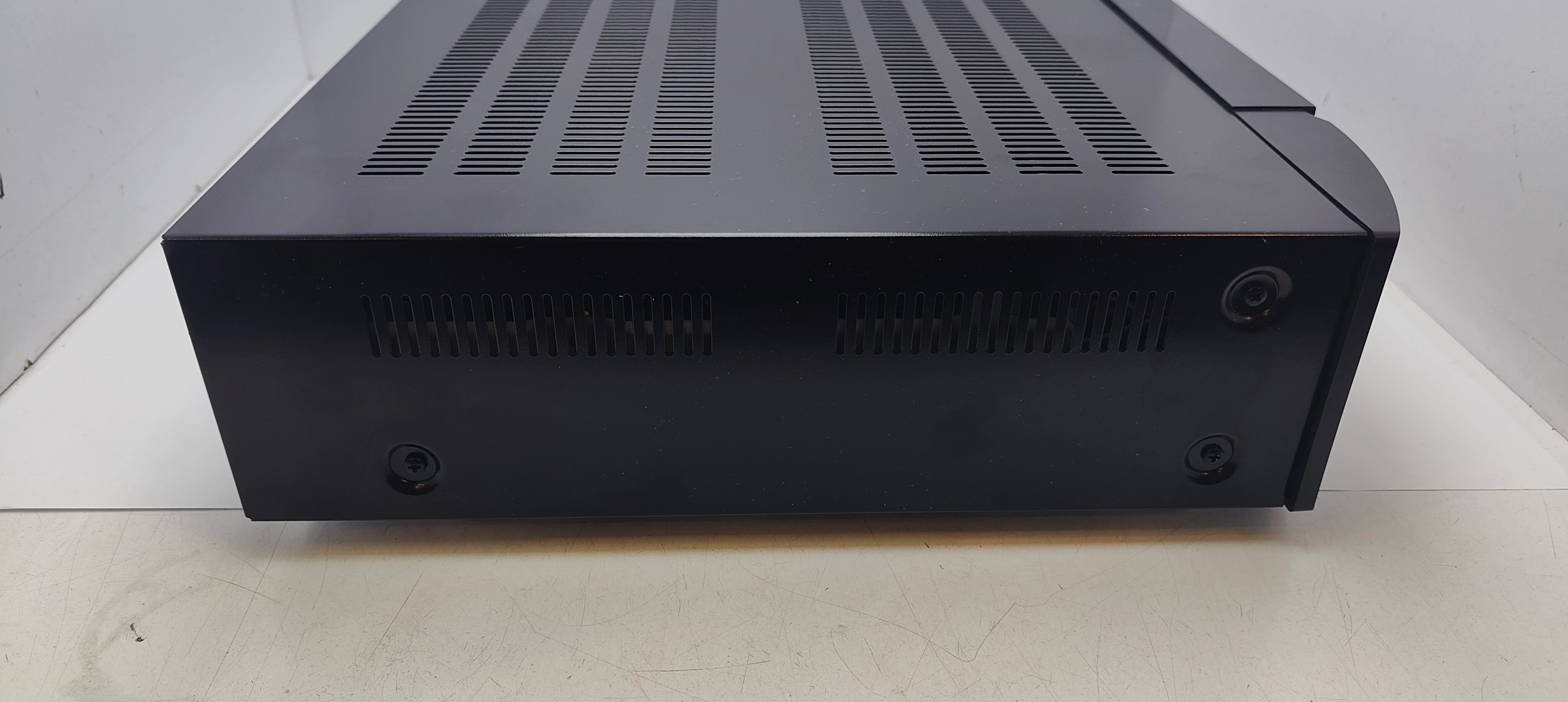 amplituner-marantz-nr1200-marka-marantz