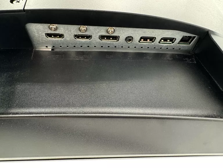 monitor-msi-optix-mag241c-24-1920x1080px-144hz-1-ms-curved-ean-gtin-4719072577476