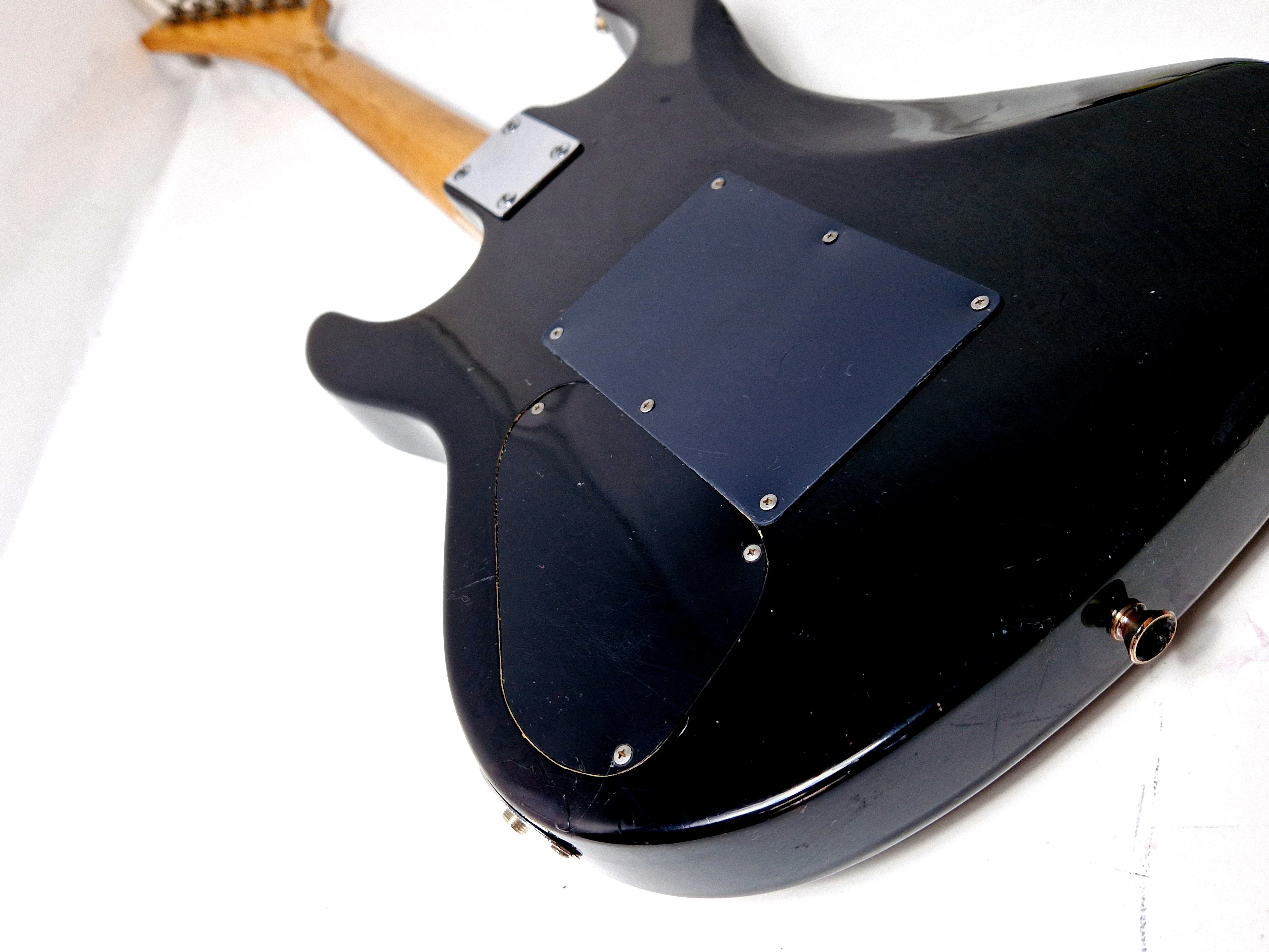 gitara-elektryczna-skyway-premiuym-edition-czarna-pokrowiec-kod-producenta-skyway