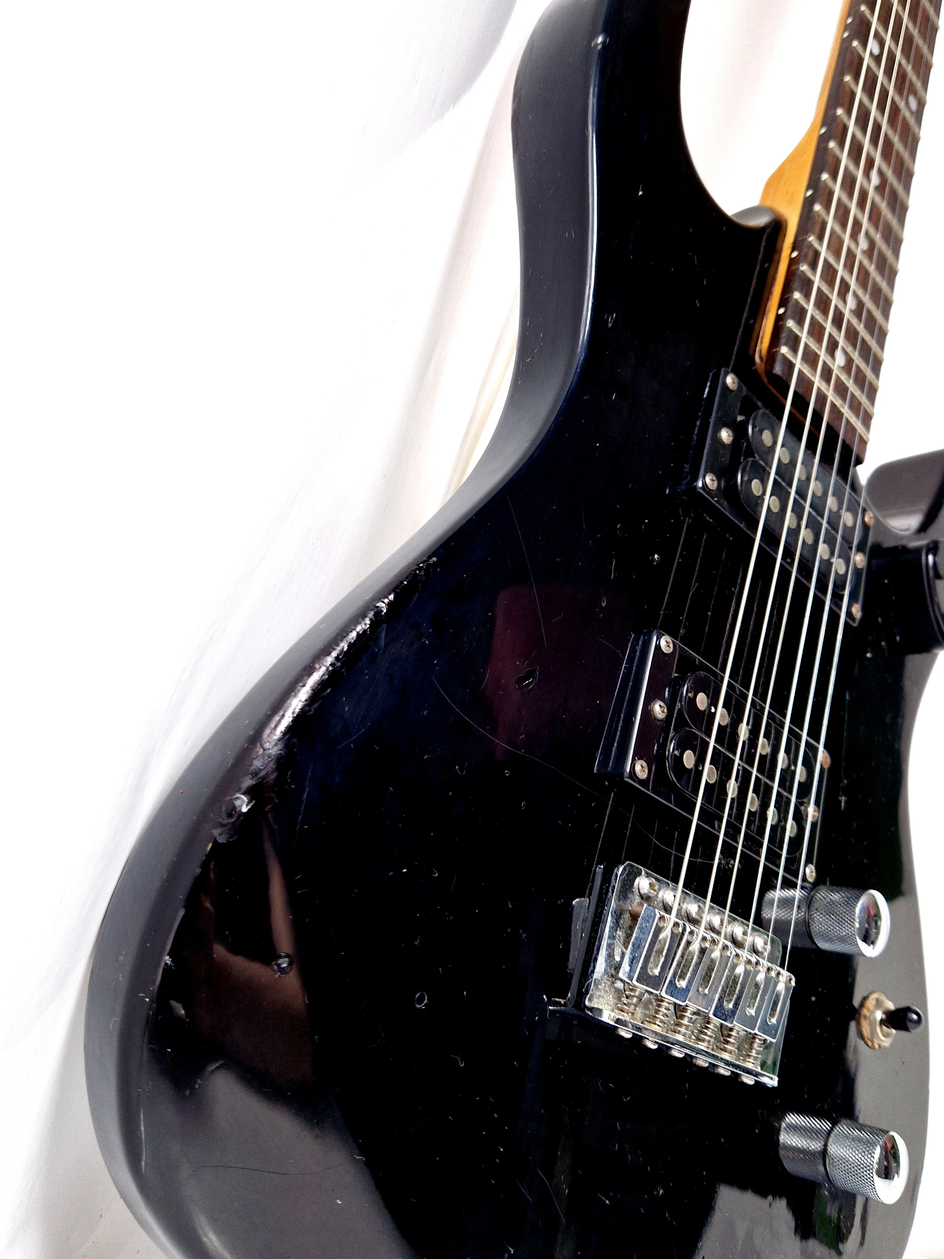 gitara-elektryczna-skyway-premiuym-edition-czarna-pokrowiec-kod-producenta-skyway