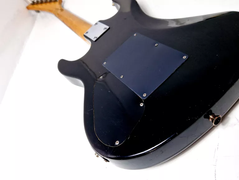 GITARA ELEKTRYCZNA SKYWAY PREMIUYM EDITION CZARNA + POKROWIEC