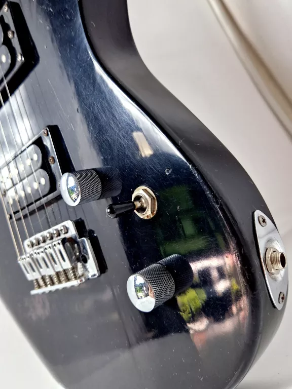 GITARA ELEKTRYCZNA SKYWAY PREMIUYM EDITION CZARNA + POKROWIEC