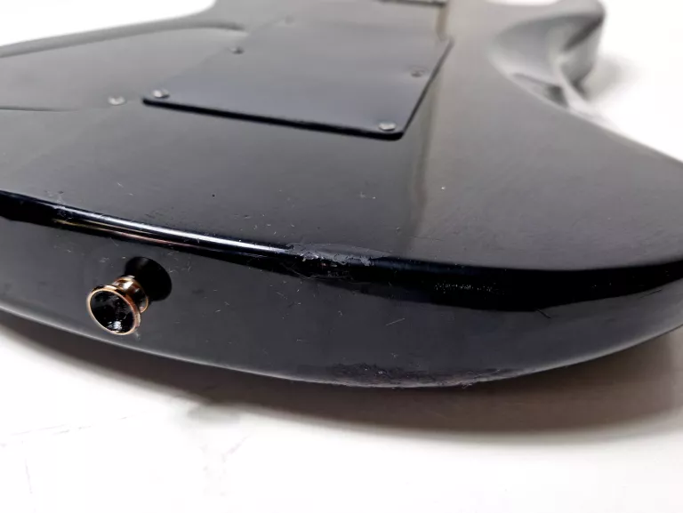 gitara-elektryczna-skyway-premiuym-edition-czarna-pokrowiec-stan-uzywany