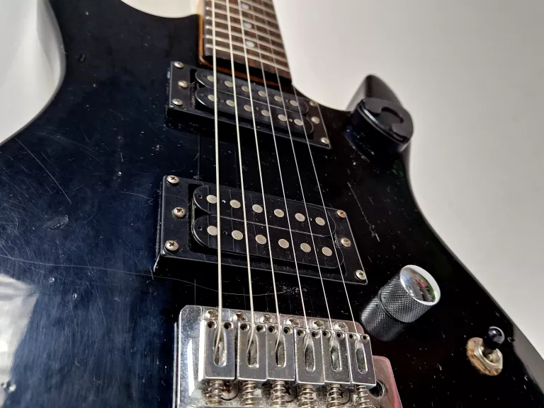 GITARA ELEKTRYCZNA SKYWAY PREMIUYM EDITION CZARNA + POKROWIEC