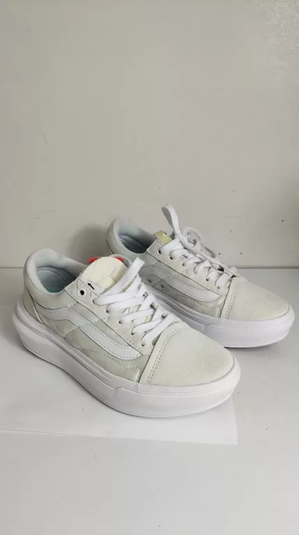 BUTY VANSY