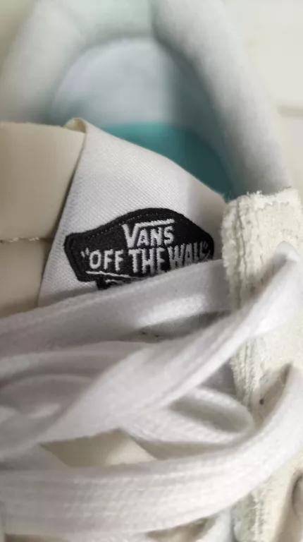 BUTY VANSY