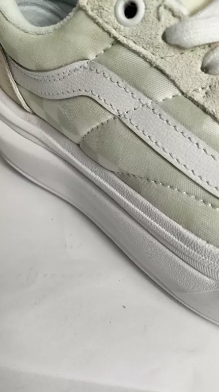 BUTY VANSY