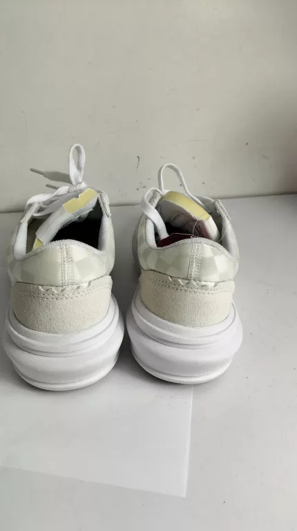 BUTY VANSY