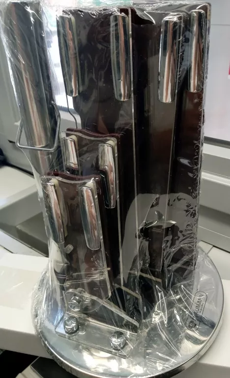 zestaw-nozy-8-czesci-blaumann-na-obrotowym-stojaku-stan-11323-238058