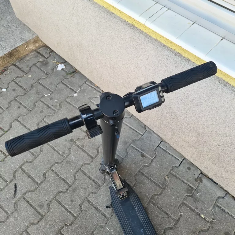 HULAJNOGA ELEKTRYCZNA CAVION CITY GO 20KM/H