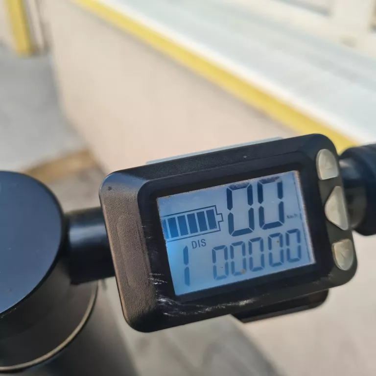 HULAJNOGA ELEKTRYCZNA CAVION CITY GO 20KM/H