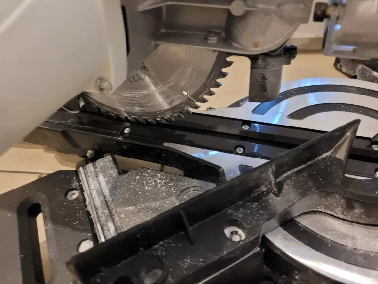 PIŁA UKOŚNICA MACALLISTER 1500 W 210 MM MMIS210S-A