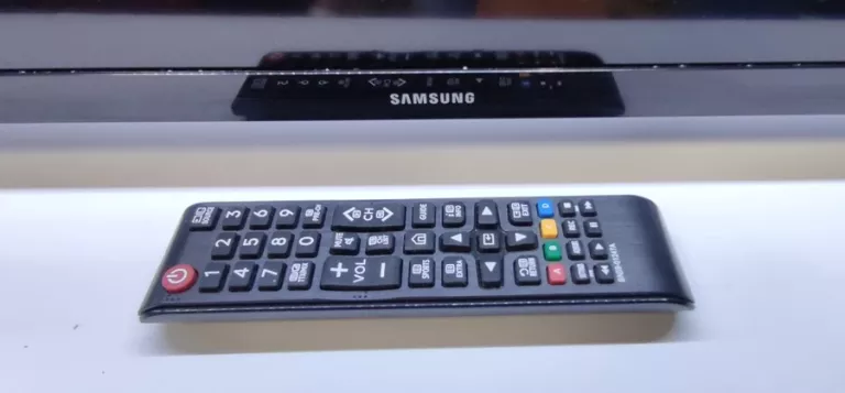 TELEWIZOR LED SAMSUNG UE32J4100 32