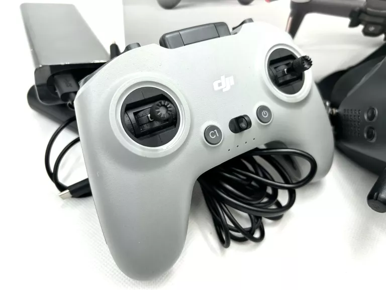 DRON DJI FPV FLY MORE COMBO - ZESTAW