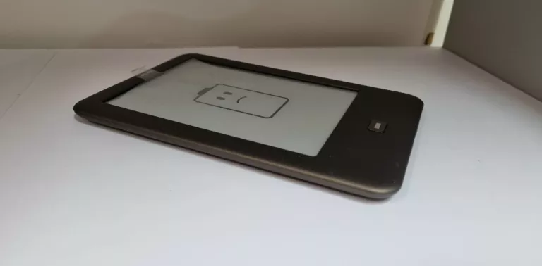 EBOOK TOLINO USZKODZONY / POKROWIEC