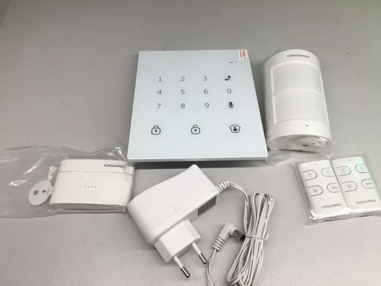 BEZPRZEWODOWY SYSTEM ALARMOWY GSM CHUANGO O2
