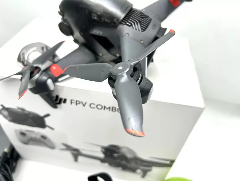 DRON DJI FPV FLY MORE COMBO - ZESTAW